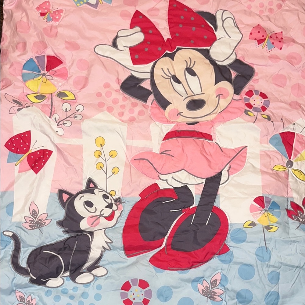 Minnie Mouse Bedding Set - Picture 2 of 5